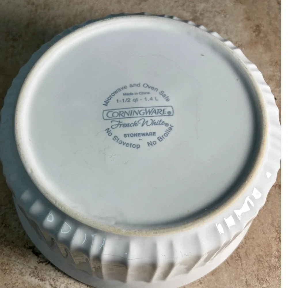 Set CorningWare French White 2.5 & 1.5 Qt Stoneware Round Casserole Dishes